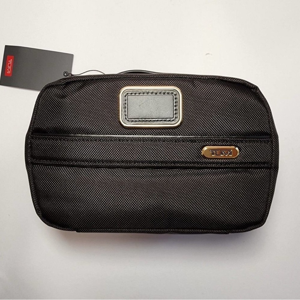 NWT Authentic Tumi Alpha Split Travel Kit Toiletry
Black Unisex